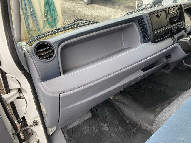 三菱ふそうキャンターアルミバン小型（2t・3t）[写真30]