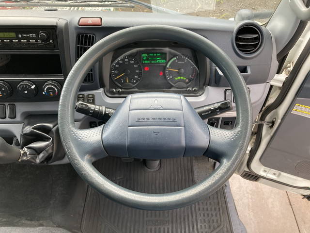 三菱ふそうキャンターアルミバン小型（2t・3t）[写真32]