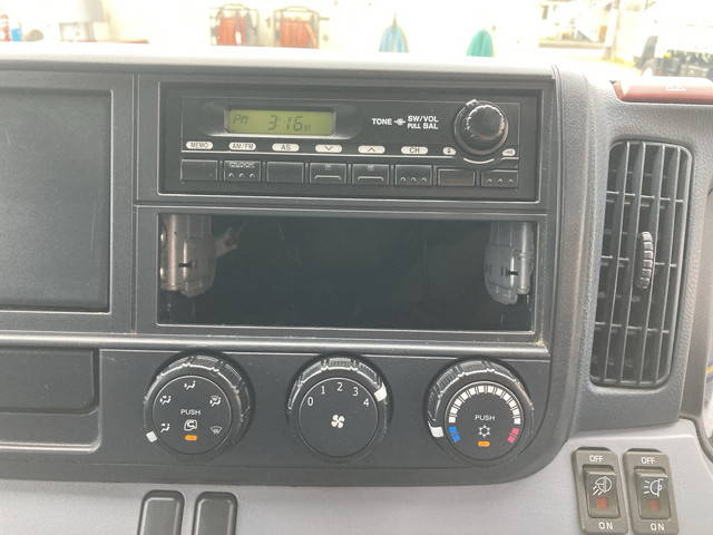 三菱ふそうキャンターアルミバン小型（2t・3t）[写真35]