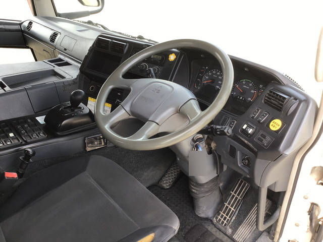 三菱ふそうスーパーグレートトレーラーヘッド（トラクターヘッド）大型（10t）[写真28]