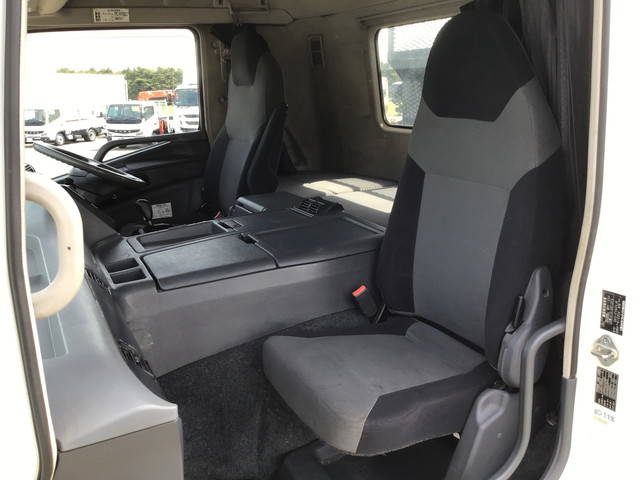 三菱ふそうスーパーグレートトレーラーヘッド（トラクターヘッド）大型（10t）[写真32]