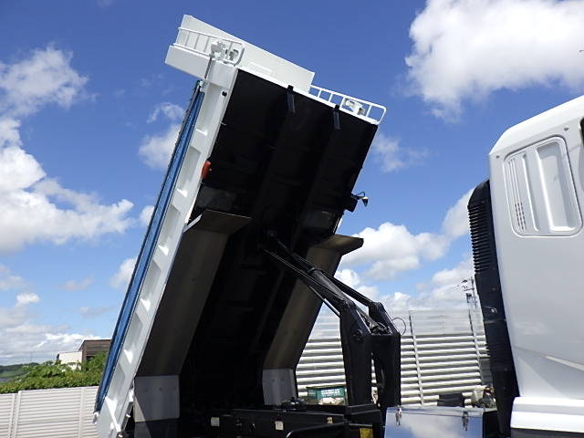 三菱ふそうスーパーグレートダンプ大型（10t）[写真10]