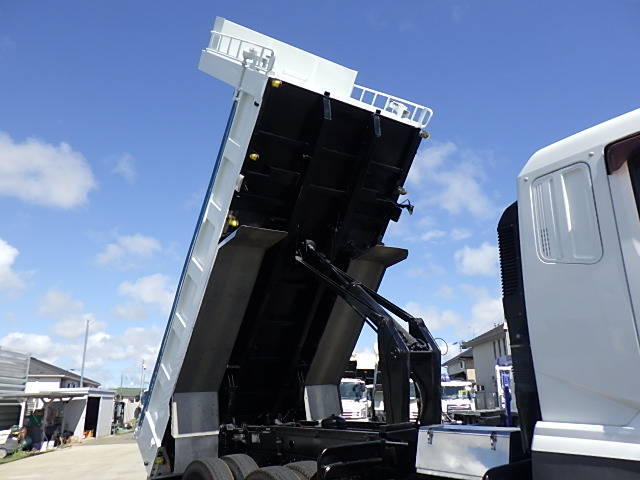 三菱ふそうスーパーグレートダンプ大型（10t）[写真10]