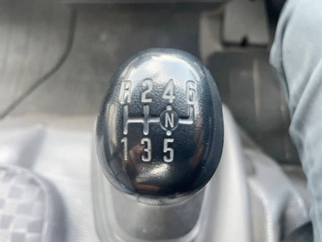 いすゞエルフクレーン4段小型（2t・3t）[写真34]