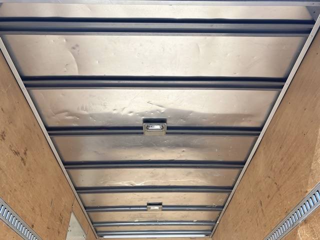 いすゞエルフアルミバン小型（2t・3t）[写真12]