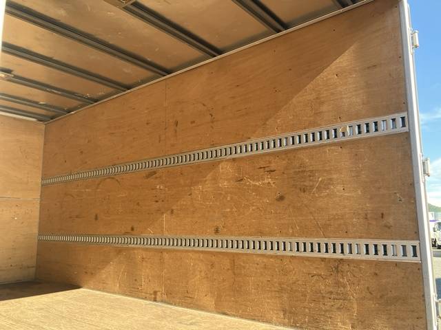 いすゞエルフアルミバン小型（2t・3t）[写真14]