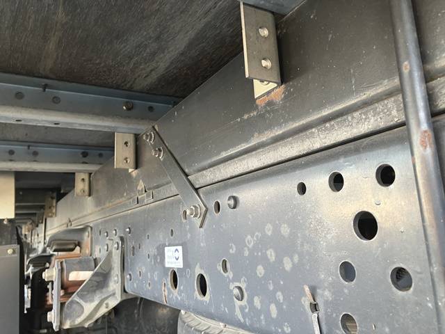 いすゞエルフアルミバン小型（2t・3t）[写真22]