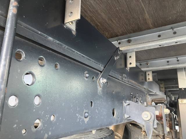 いすゞエルフアルミバン小型（2t・3t）[写真23]