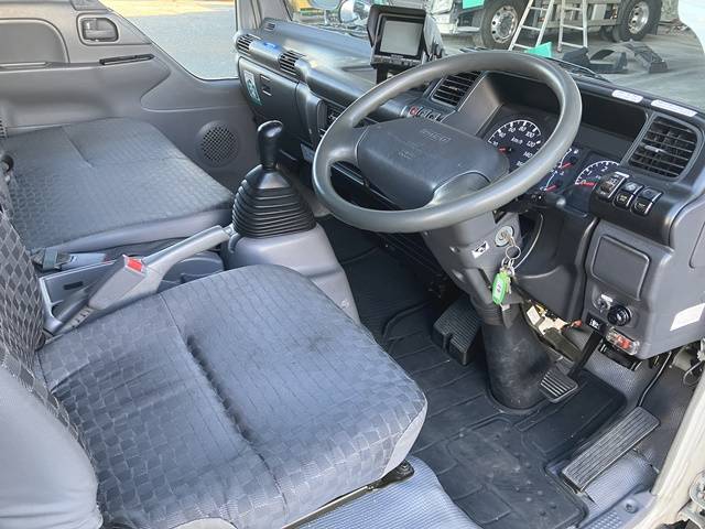 いすゞエルフアルミバン小型（2t・3t）[写真34]