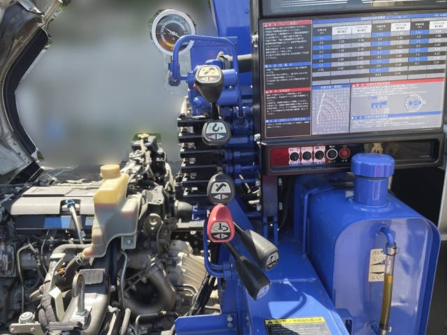 三菱ふそうキャンタークレーン4段小型（2t・3t）[写真14]