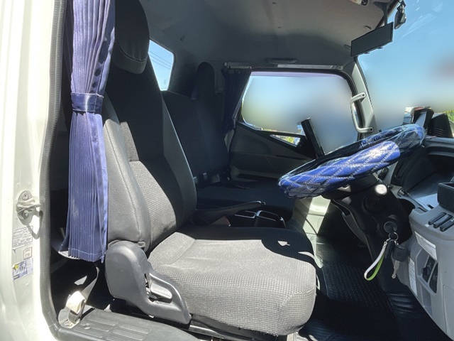 三菱ふそうキャンタークレーン4段小型（2t・3t）[写真31]