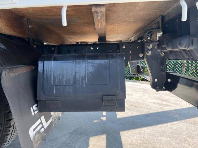 いすゞエルフ平ボディ小型（2t・3t）[写真22]