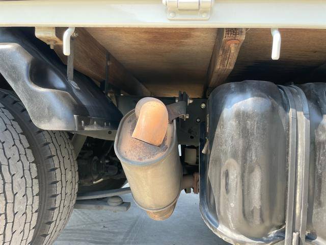 いすゞエルフ平ボディ小型（2t・3t）[写真24]