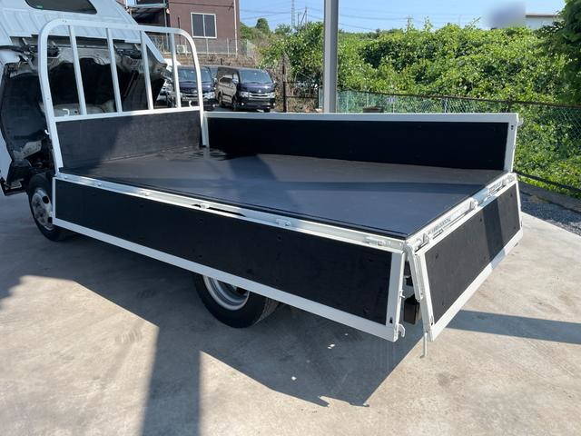 いすゞエルフ平ボディ小型（2t・3t）[写真09]