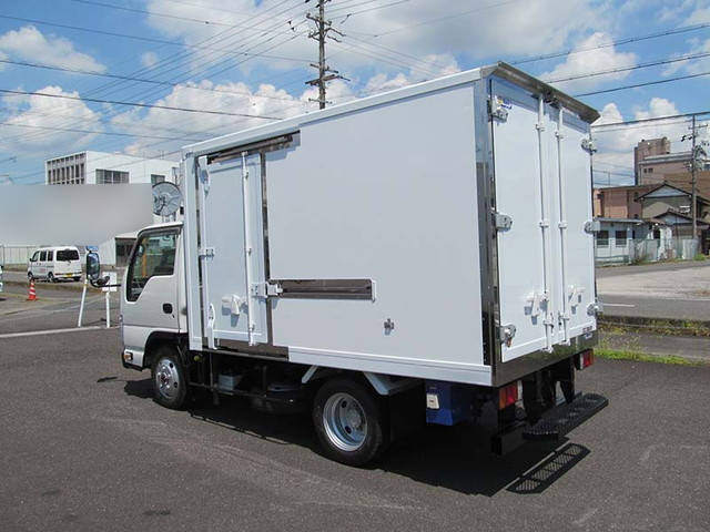 いすゞエルフ冷凍車（冷蔵車）小型（2t・3t）[写真02]