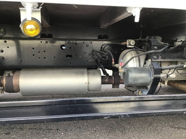 UDトラックスコンドル平ボディ中型（4t）[写真18]