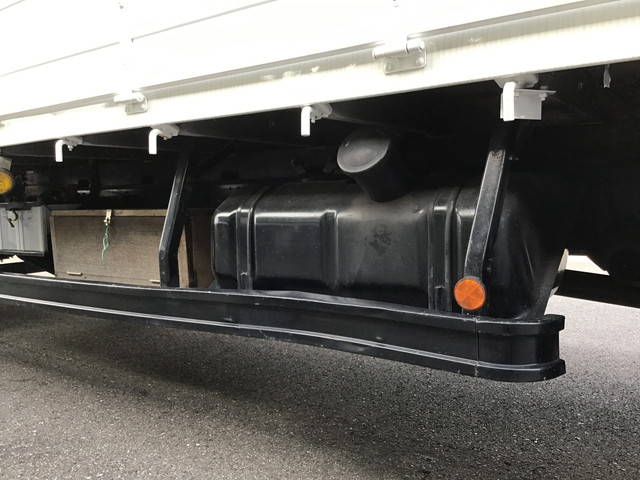 UDトラックスコンドル平ボディ中型（4t）[写真19]