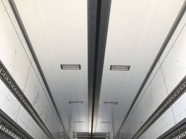 日野プロフィア冷蔵冷凍ウイング大型（10t）[写真12]