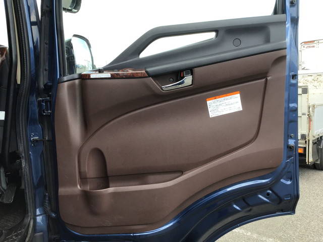 日野プロフィア冷蔵冷凍ウイング大型（10t）[写真26]