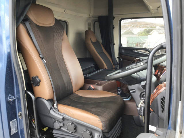 日野プロフィア冷蔵冷凍ウイング大型（10t）[写真28]