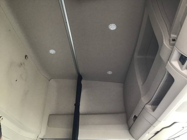 日野プロフィア冷蔵冷凍ウイング大型（10t）[写真29]