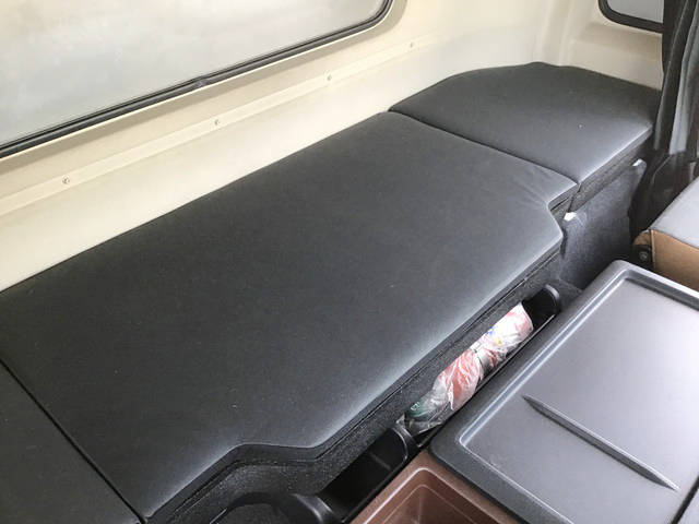 日野プロフィア冷蔵冷凍ウイング大型（10t）[写真30]