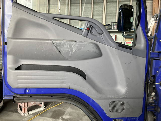 三菱ふそうキャンター冷凍車（冷蔵車）小型（2t・3t）[写真28]