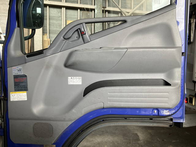 三菱ふそうキャンター冷凍車（冷蔵車）小型（2t・3t）[写真29]