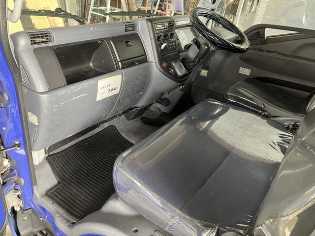 三菱ふそうキャンター冷凍車（冷蔵車）小型（2t・3t）[写真32]