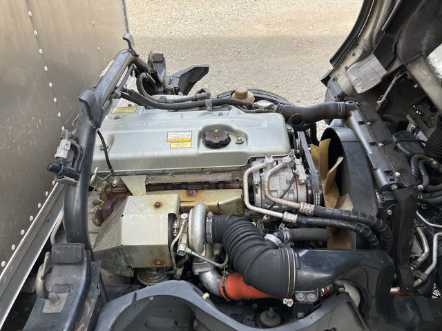 三菱ふそうキャンターアルミバン小型（2t・3t）[写真21]