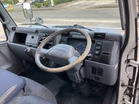 三菱ふそうキャンターアルミバン小型（2t・3t）[写真30]