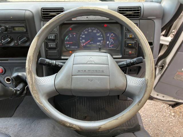 三菱ふそうキャンターアルミバン小型（2t・3t）[写真31]