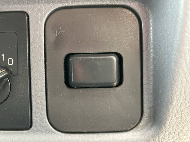 三菱ふそうキャンターアルミバン小型（2t・3t）[写真35]