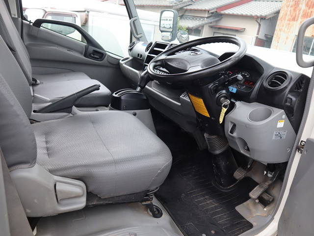 日野デュトロクレーン4段小型（2t・3t）[写真26]