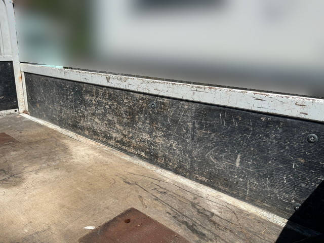 いすゞエルフダブルキャブ（Wキャブ）小型（2t・3t）[写真12]