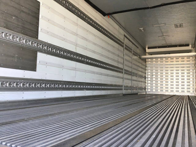 UDトラックスクオン冷凍車（冷蔵車）大型（10t）[写真12]