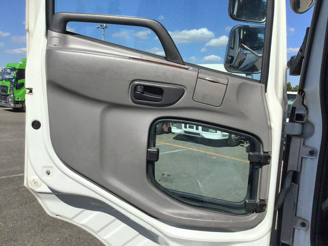 UDトラックスクオン冷凍車（冷蔵車）大型（10t）[写真29]