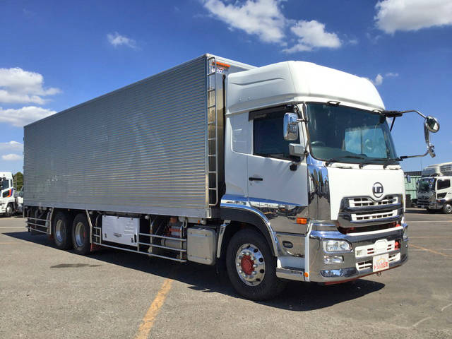 UDトラックスクオン冷凍車（冷蔵車）大型（10t）[写真03]