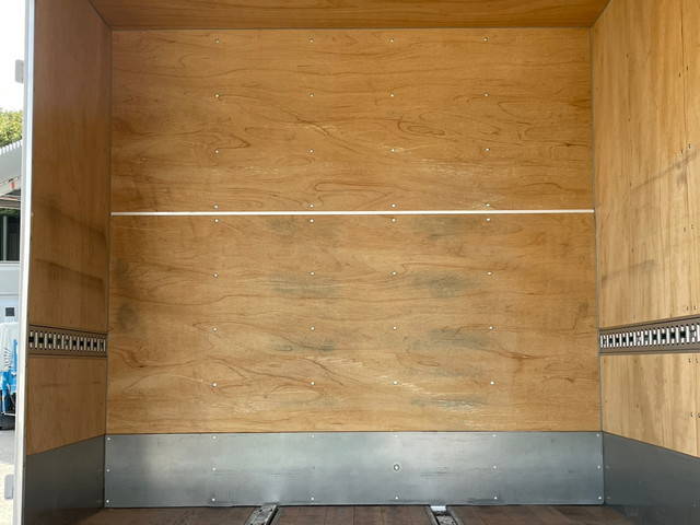 日野デュトロアルミバン小型（2t・3t）[写真12]