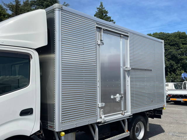 日野デュトロアルミバン小型（2t・3t）[写真06]