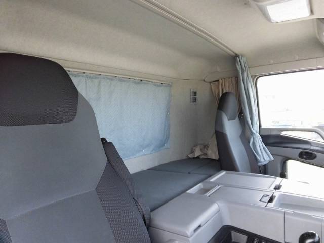 三菱ふそうスーパーグレートアルミウイング大型（10t）[写真11]