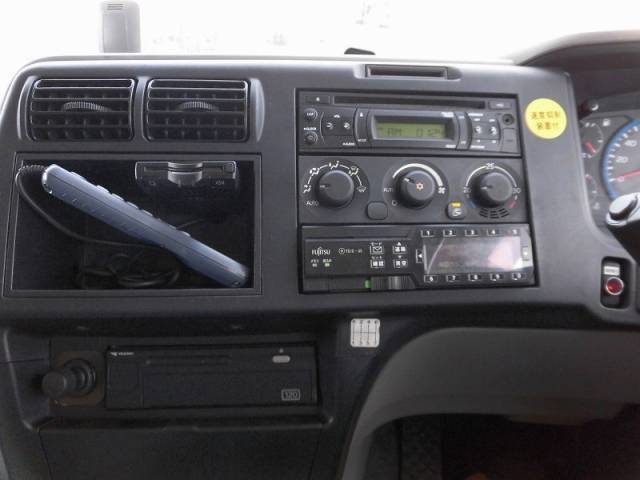 三菱ふそうスーパーグレートアルミウイング大型（10t）[写真13]