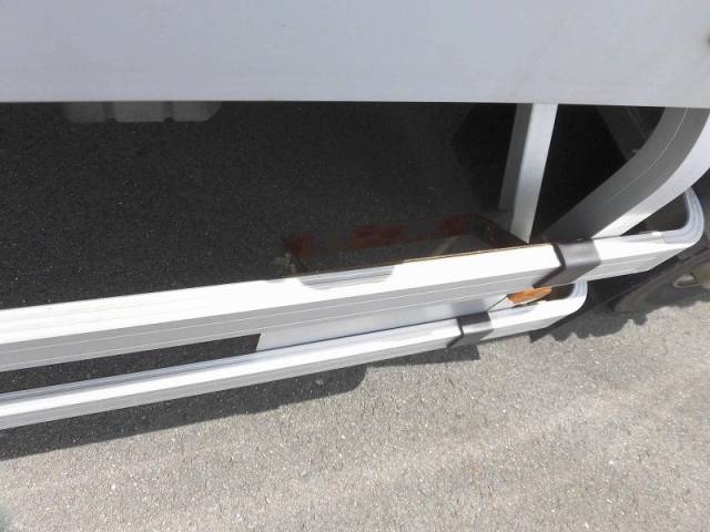 三菱ふそうスーパーグレートアルミウイング大型（10t）[写真23]