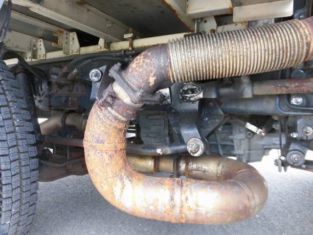 三菱ふそうスーパーグレートアルミウイング大型（10t）[写真24]