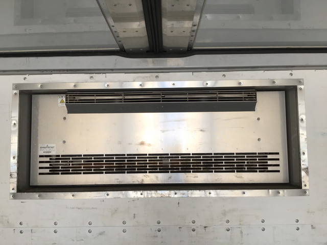 日野レンジャー冷蔵冷凍ウイング中型（4t）[写真15]