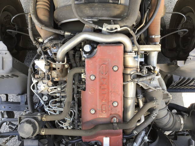 日野レンジャー冷蔵冷凍ウイング中型（4t）[写真23]