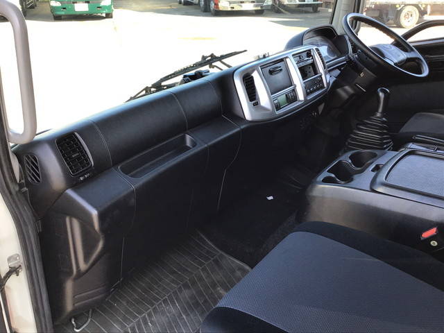 日野レンジャー冷蔵冷凍ウイング中型（4t）[写真31]