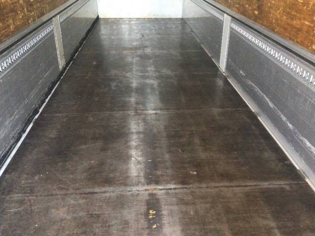 UDトラックスクオンアルミウイング大型（10t）[写真11]