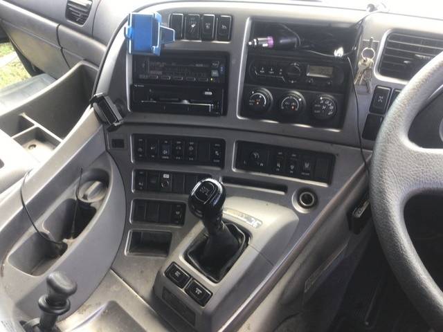 UDトラックスクオンアルミウイング大型（10t）[写真30]