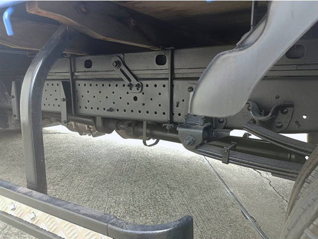 いすゞエルフダブルキャブ（Wキャブ）小型（2t・3t）[写真17]